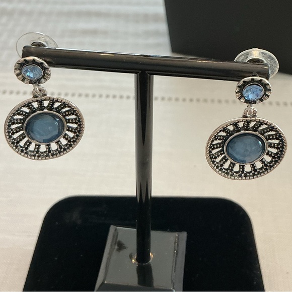 Blue Cabochon Silver Tone Statement Necklace and Earring Set - Picture 2 of 5